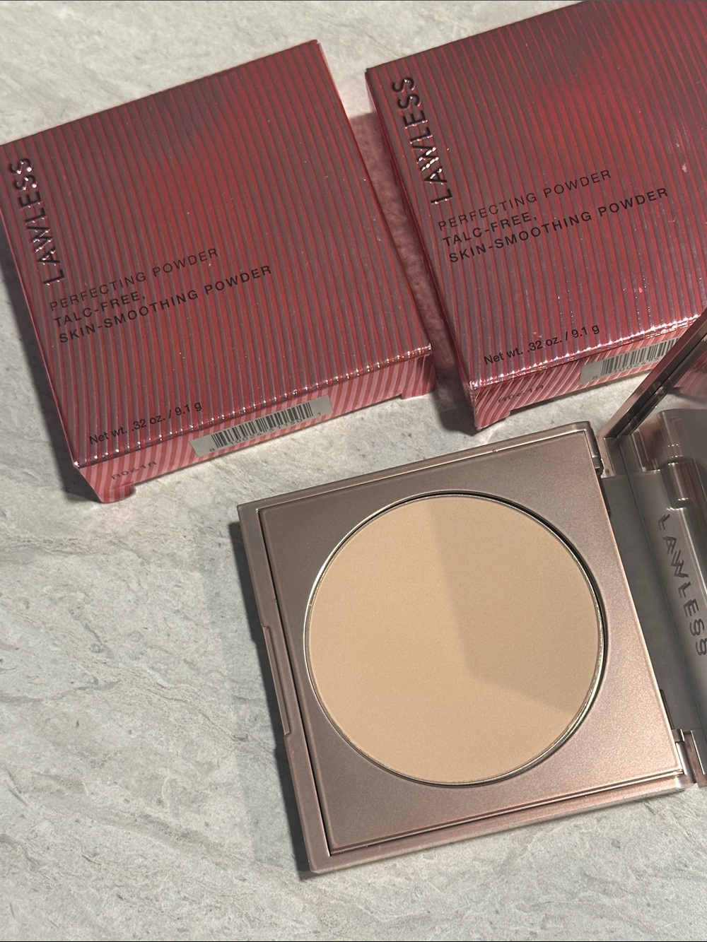 2 LAWLESS Perfecting Powder